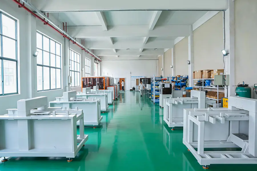 10 yılı aşkın tecrübeye sahip Qimeida fabrika sahası